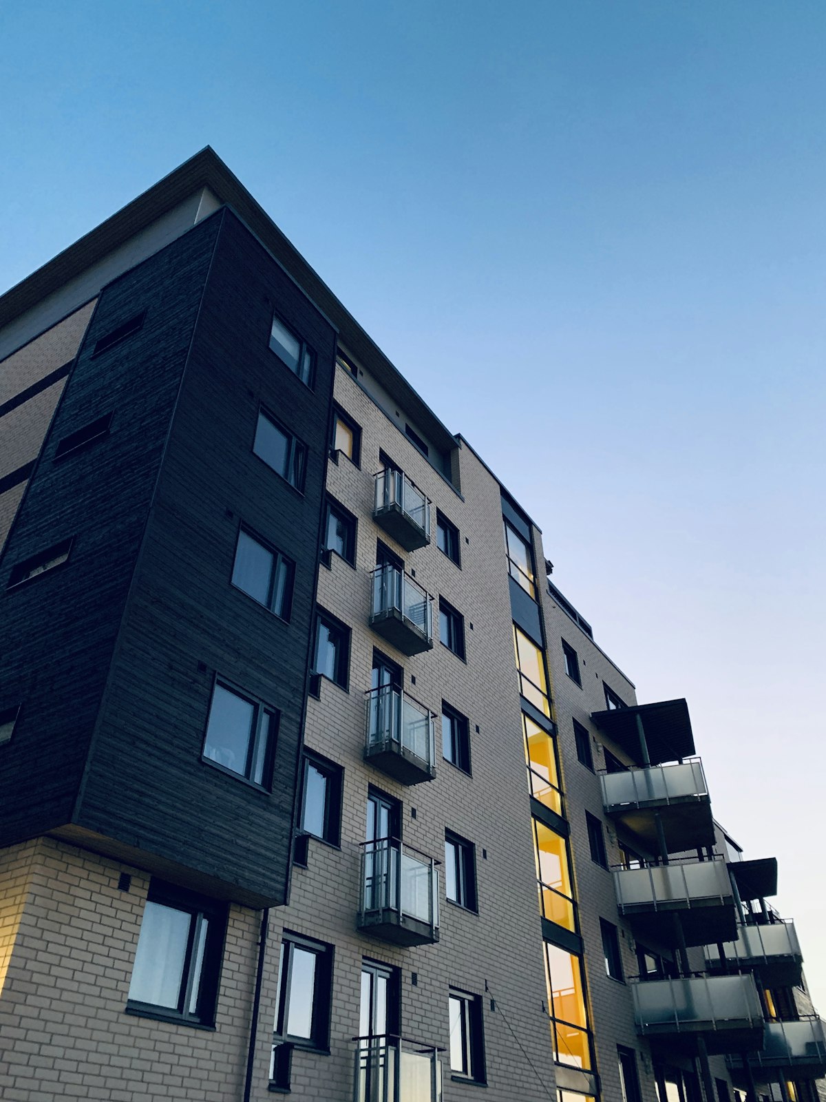 205 Bay Street, Suite 3402
